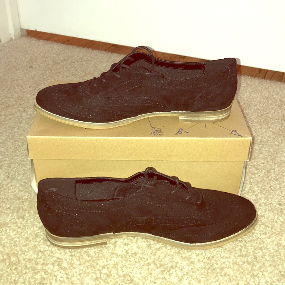 Black oxfords BRAND NEW never worn